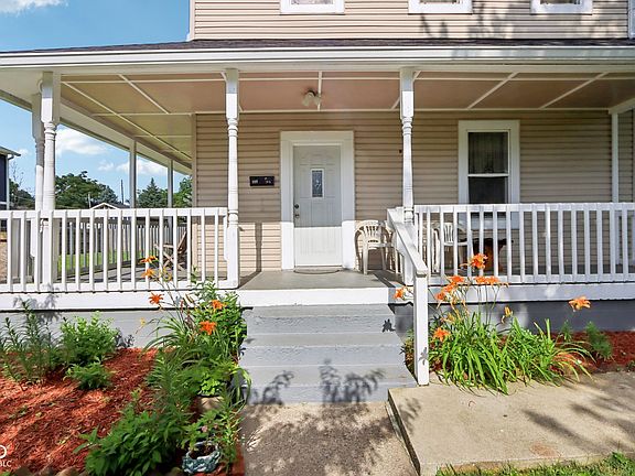 4th image of 1129 Trowbridge St