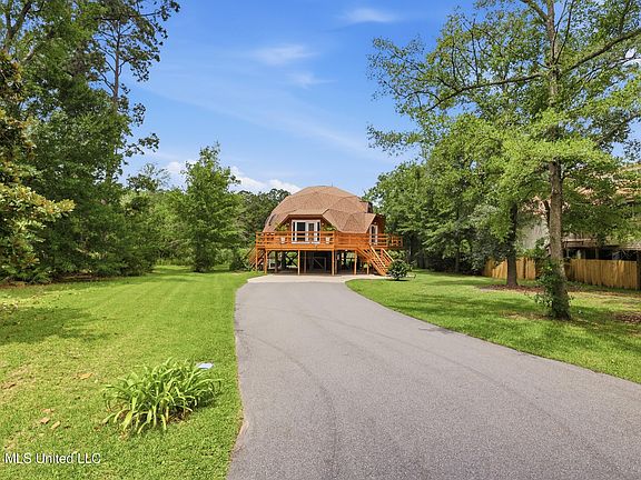 4th image of 9017 W Simmons Cir