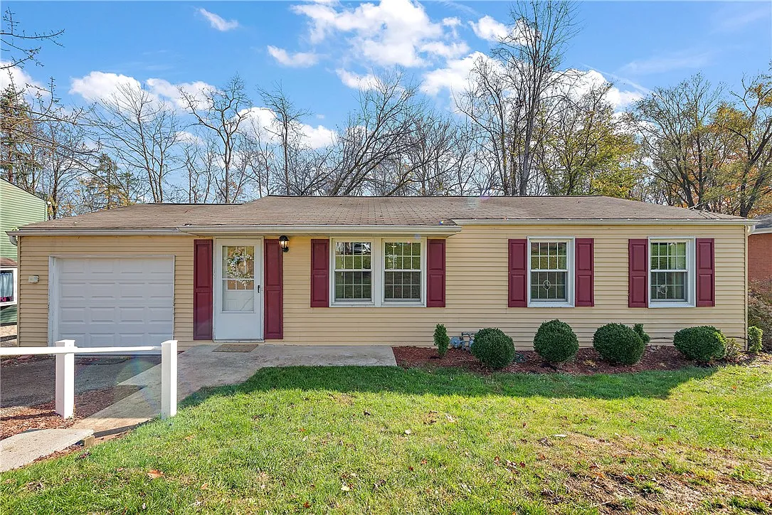 3219 Laurel Dr photo 1