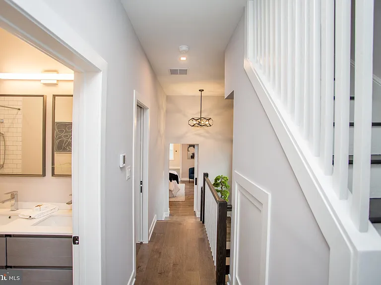 327 Wood St — Photo 38