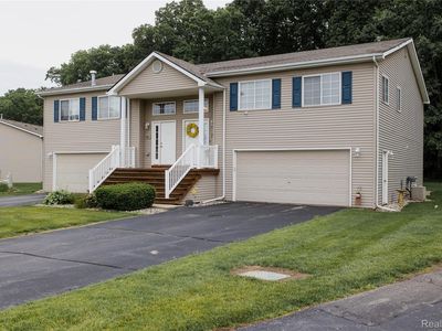 1014 Timber Ridge Ct, Grand Blanc, MI, 48439