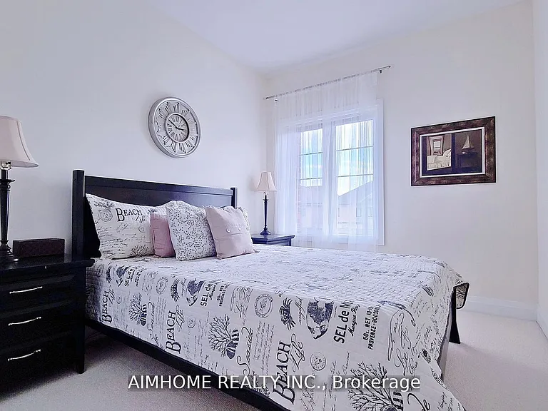 45 Duncombe Ln — Photo 15