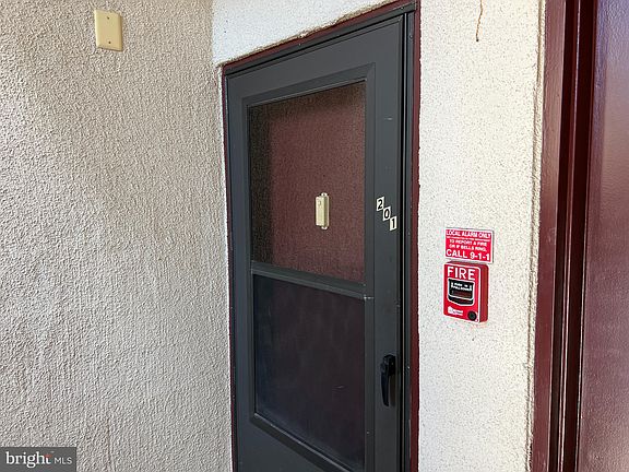 5th image of 1028 Brinker 201 Dr