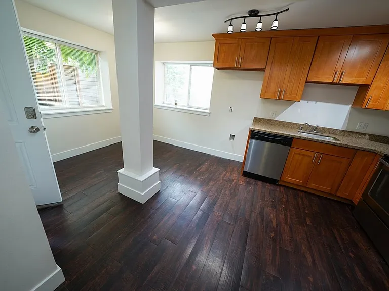 South Lane Apartments — Photo 84