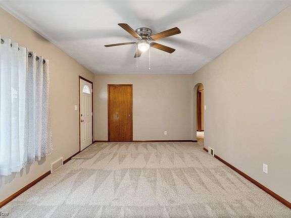 5th image of 116 Hutchinson Dr