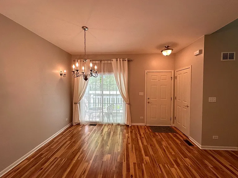 1282 Walnut Glen Dr — Photo 4