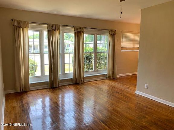 5th image of 3220 Caribbean Dr