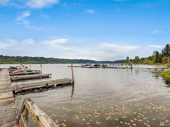 4th image of 4214 W Lake Sammamish Pkwy NE APT 104