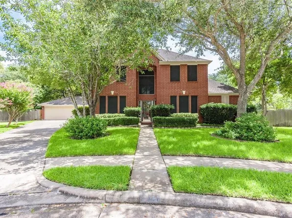 111 Oak Creek Ln, League City, TX 77573