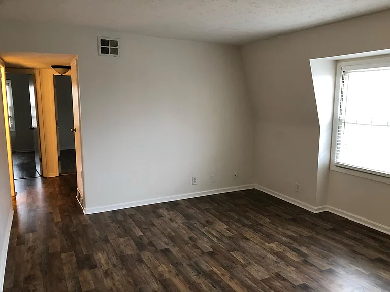 904 Plaza Dr #11 — Photo 6