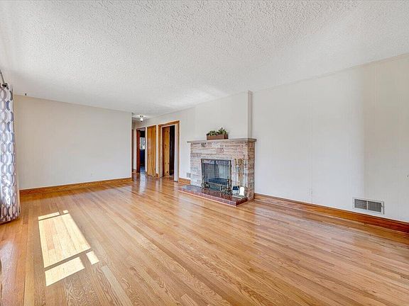 3rd image of 3230 Troy Ave NW