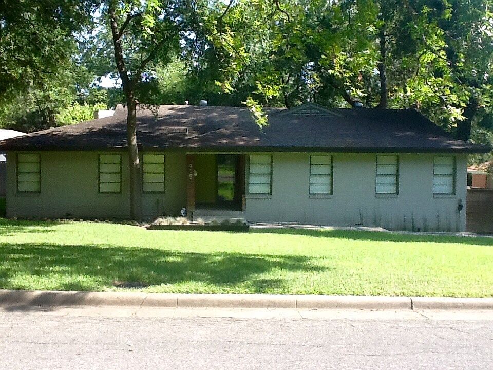 1st image of 415 N Manus Dr