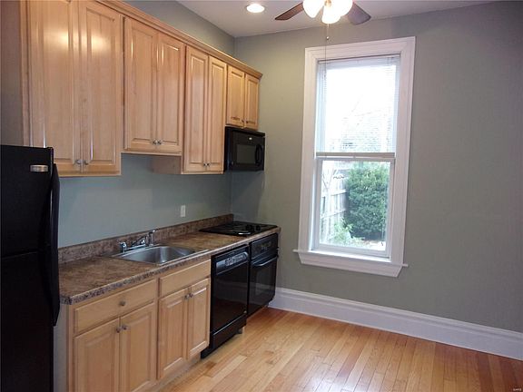 4th image of 2023 Lynch St #1F