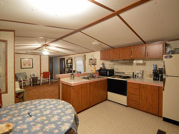 3rd image of 117 Emily Dr
