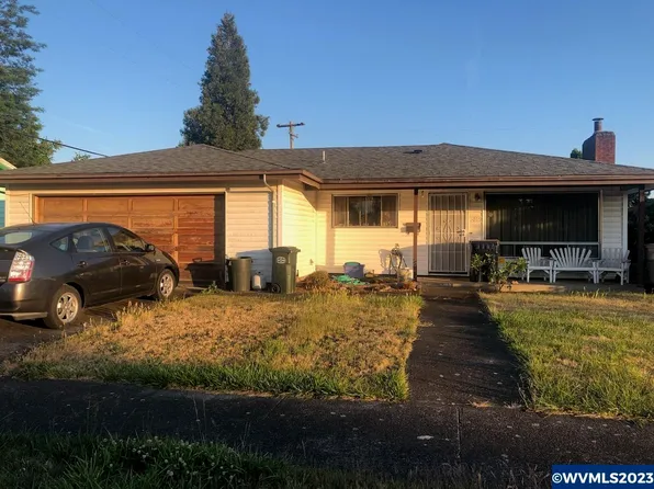 1055 W 7th Pl, Junction City, OR 97448