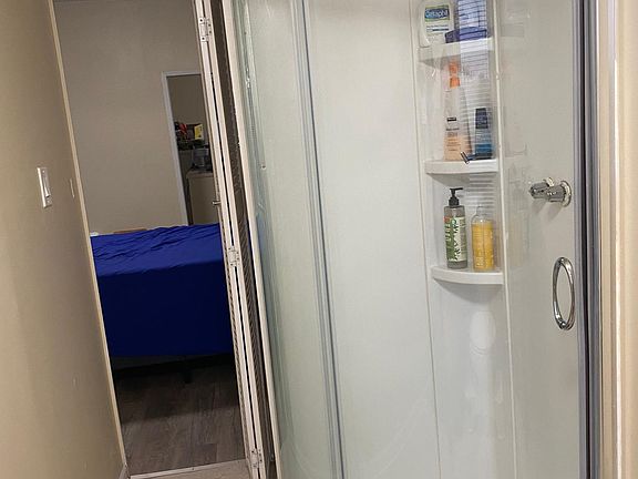 3rd image of 624 N Ainsworth Ave APT 2