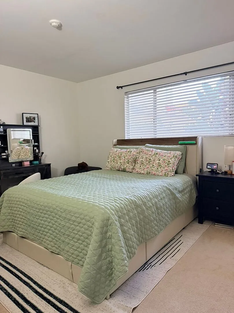 2 Bedroom & 1 & 1/2 bathrooms — Photo 3