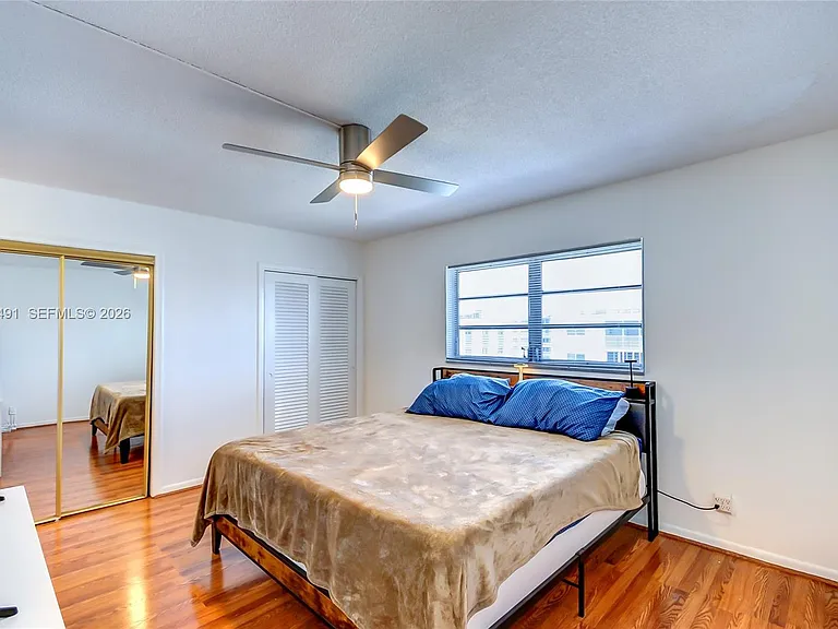 301 NE 14th Ave #702 — Photo 23