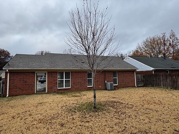 4th image of 8140 Long Branch Dr N