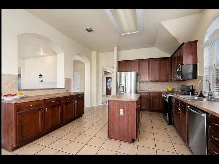 21006 Narrow Gate Dr — Photo 10