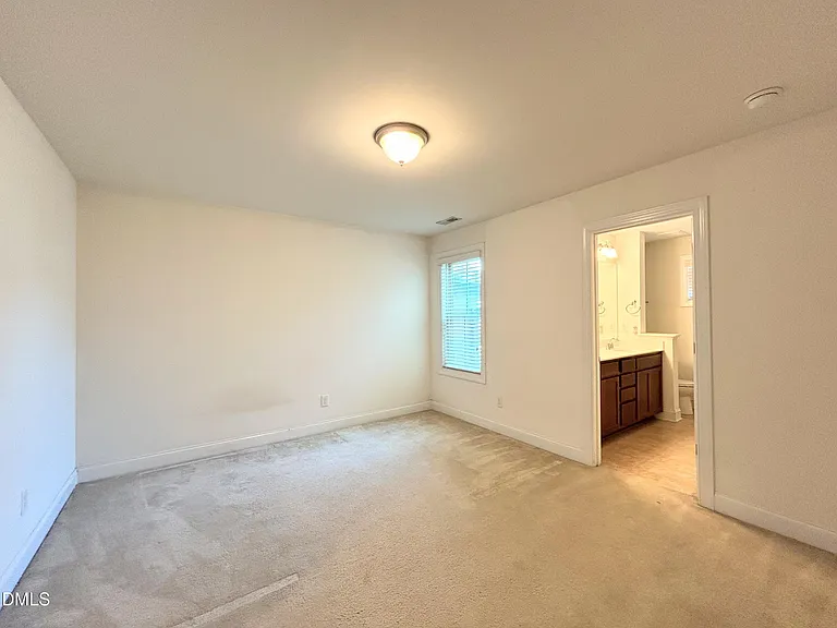 735 Lampwick Ln — Photo 22