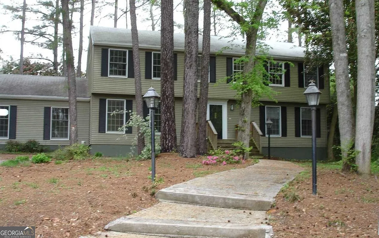 110 Paddock Trl photo 1
