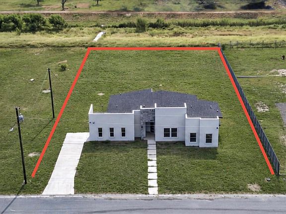 5th image of 4722 Zaylee St