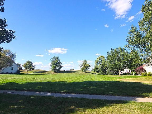 4th image of 914 Lakeshore Dr