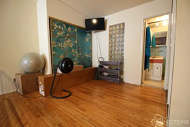 Rented by City Connections Realty