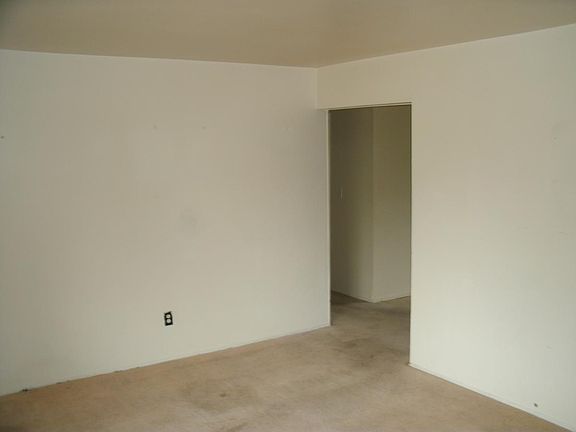 5th image of 6634 Eastmont Dr