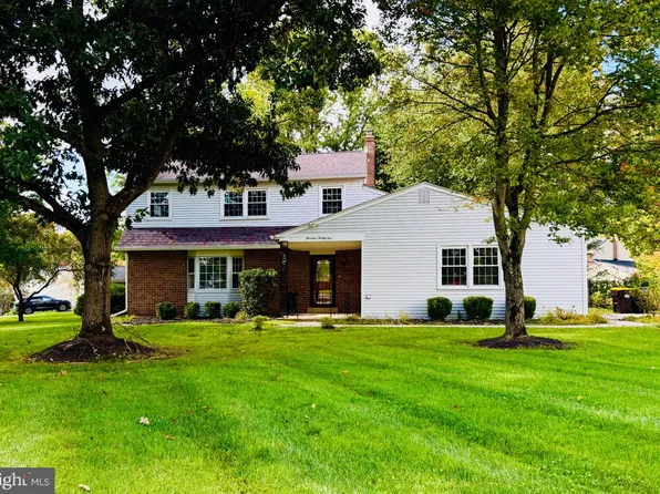 1421 Whitwood Dr, Blue Bell, PA 19422