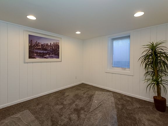 2nd image of 1683 Lois Dr