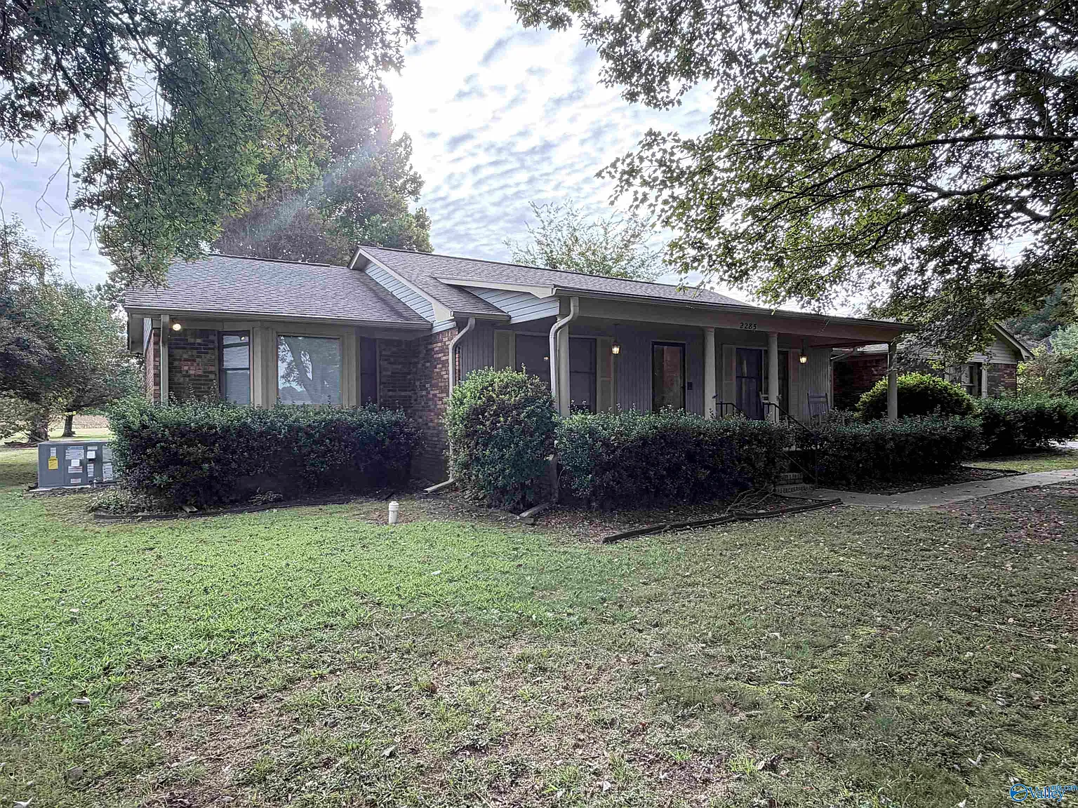 3 bed, 4.0 bath, 1899 sqft, $1,900 — Photo 2