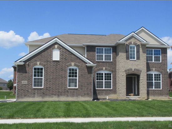 4765 N Harriet Ln E, Sterling Heights, MI 48314