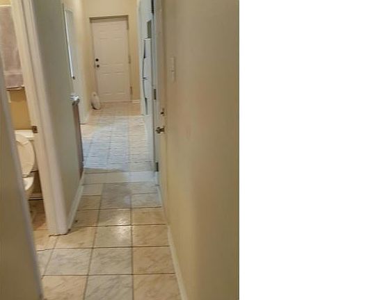5th image of 850 N Hamlin Ave