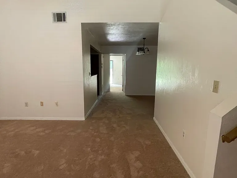 3504 NW 37th Ave — Photo 5