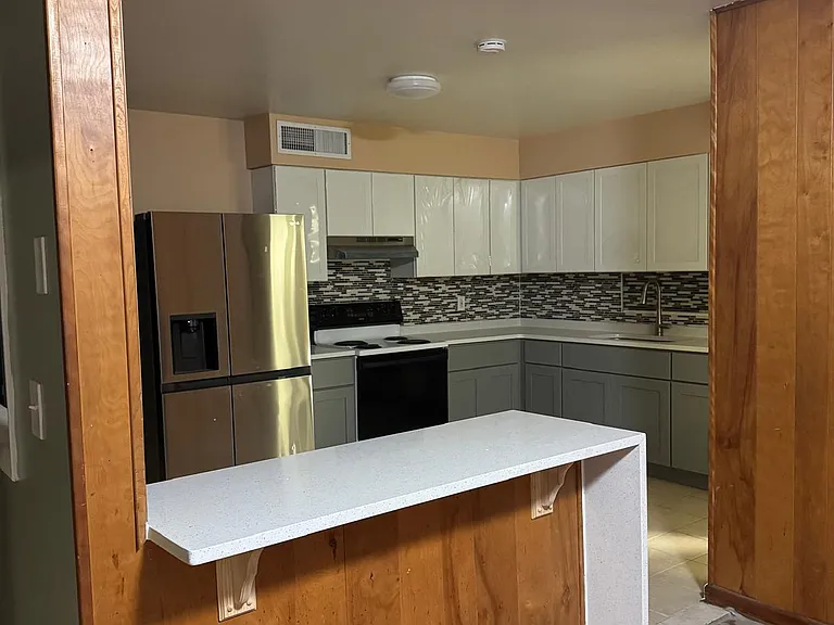 2285 SW Avenue C — Photo 10