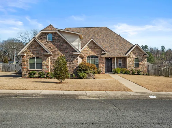 105 Blue Bell Ct, Hot Springs National Park, AR 71901