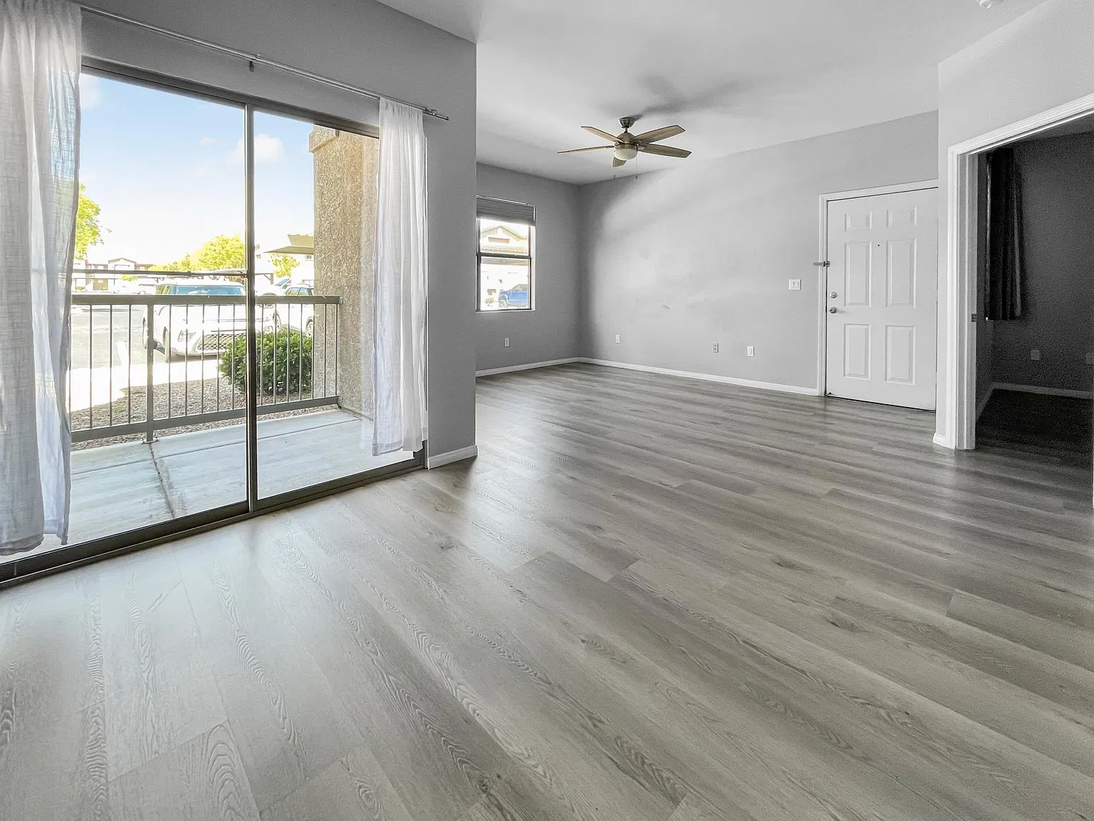 2 bed, 914 sqft, $1,475 — Photo 3