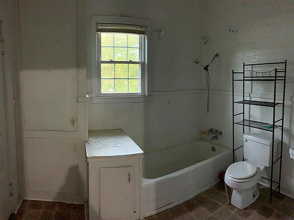 5th image of 135 North St