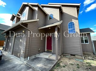 608 S 41st Ct, Springfield, OR 97478