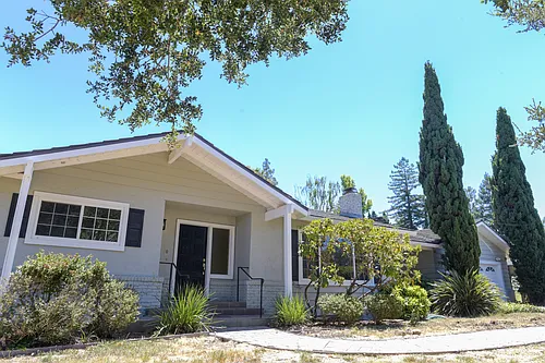 636 Eastview Way Photo 1