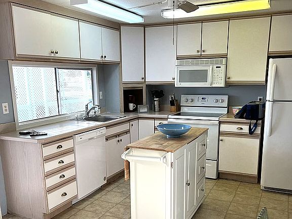 2nd image of 209 Spanish Lakes Dr
