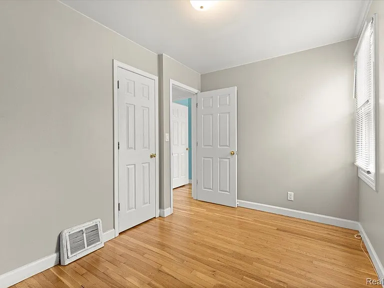 1313 Royal Ave — Photo 13