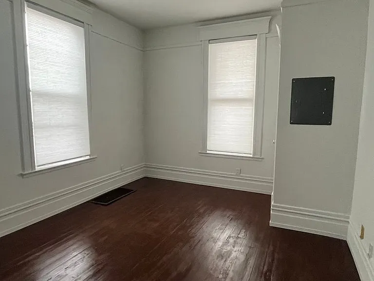 716 W Quartz St — Photo 4