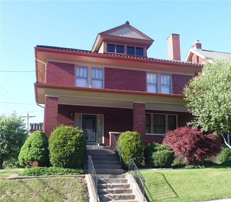 549 Halcomb Ave photo 1