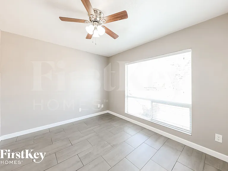 4855 W North Ln — Photo 13