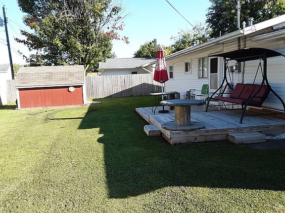 3rd image of 613 N Lancelot Dr