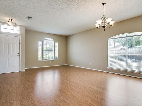 3rd image of 6718 Stone Branch Dr