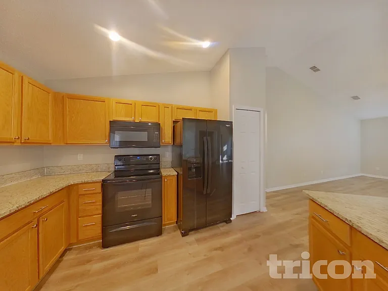 1219 Cheshire St — Photo 6